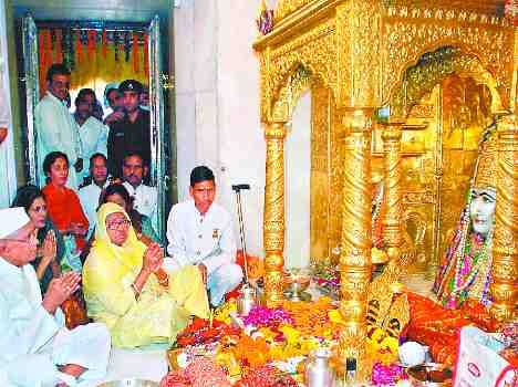 worship and pray in mata mansa devi mandir