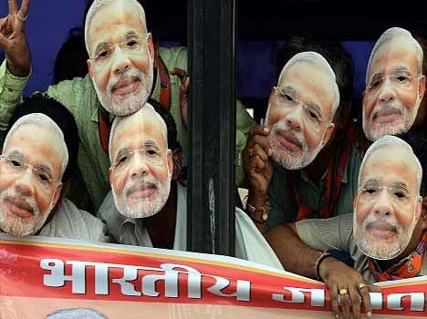 offensive photo of modi on whats app