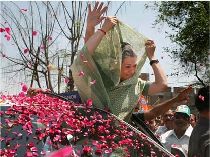 sonia gandhi uttarakhand personal visit