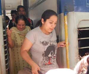 train dacoity in up