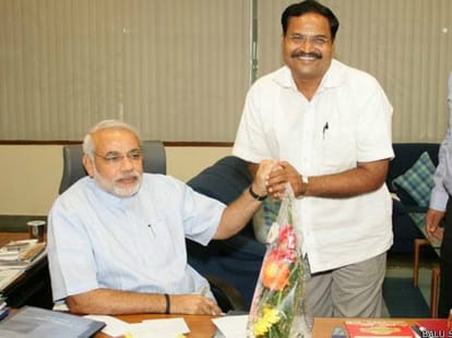 do you know to m.p. balu shukla?