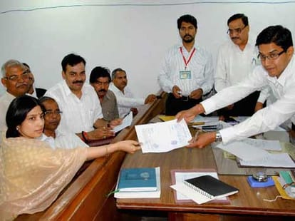 akhilesh yadav attack on bjp