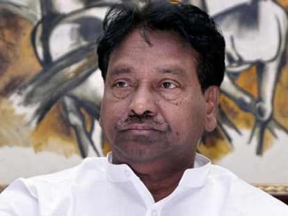 three congress leaders left party