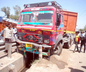 accident in gurgaon expressway, 2 dead