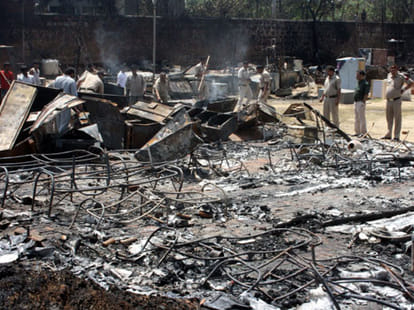 fire in slum by lpg cylender blast