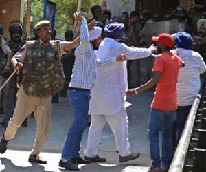 clashes between two groups of sikh in west delhi