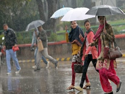 heavy rainfall and snowfall in himachal.