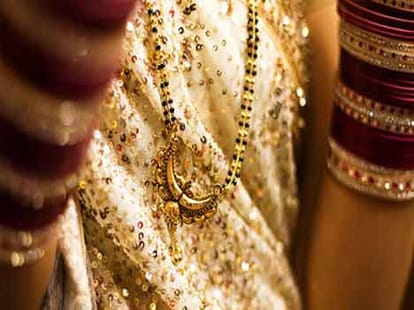 why married women wearing mangalsutra 