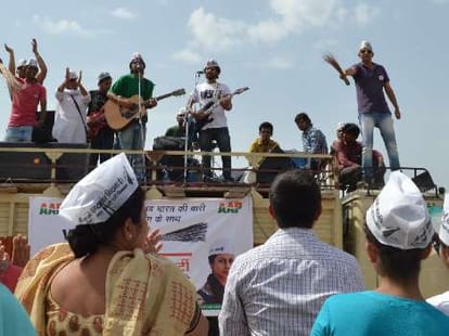 arvind kejriwal's road show in ghaziabad