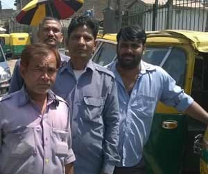 does the auto drivers soppot to kejriwal today?