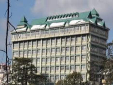 chief secaratry and eight officer reported to high court
