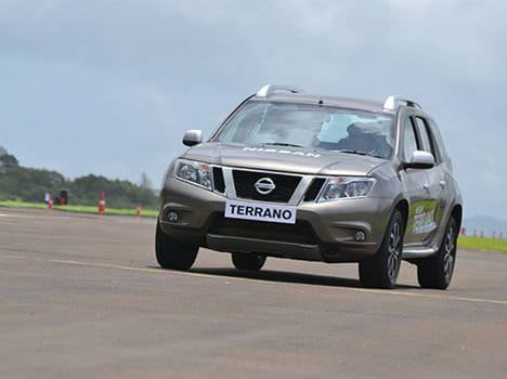 Indian car exports register 5.5 lakh units for FY14