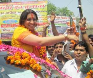 assets of smriti irani