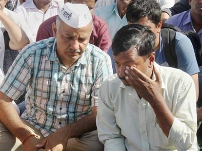 arvind kejriwal meets auto driver lali who slap him