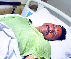 Police and rogues war in noida sector 77, one policeman injured
