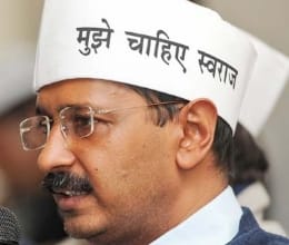 kejriwal and family forced to leave varanasi  temple