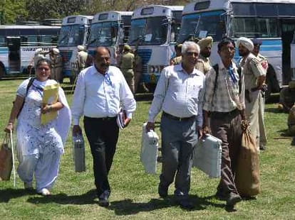  teams reached gujarat bring evm's