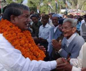 notice to harish rawat