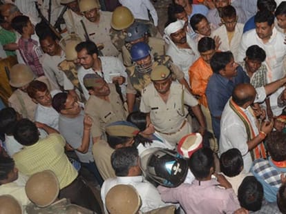 communal violence in kanpur
