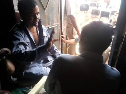 arvind kejriwal's election stunt and gandhigiri