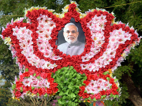 haridwar pujari search modi horoscope on history