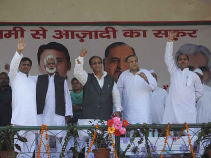 akhilesh defends azam khan for his controversial statement