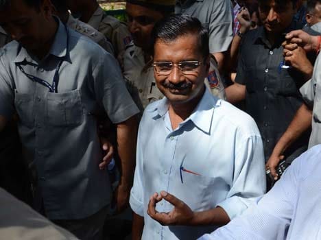  Kejriwal, road show, Sucha, Flowers, Welcome, party, common man  Pathankot.