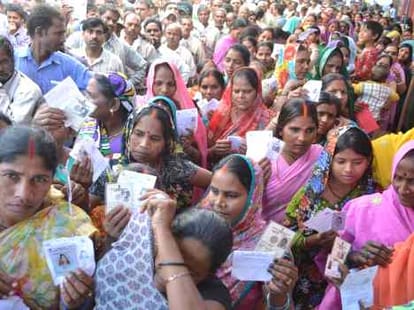Yogendra Yadav may lose gurgaon seat
