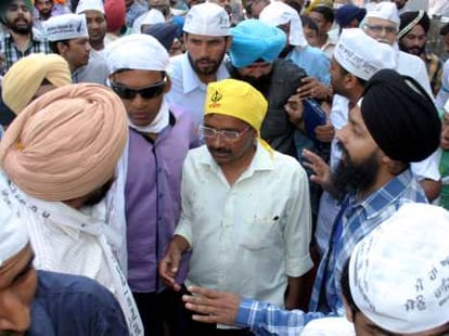 To defeat Modi Will take Mukhtar anshari support: arvind Kejriwal