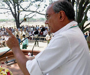 digvijay singh attack on modi and azam