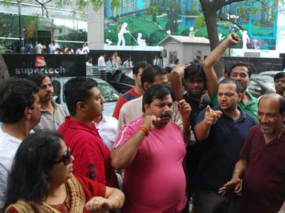 Builder arrested in fraud of 12 crore