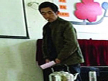 teacher used to pee in flask of tea