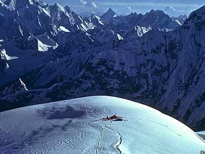 india and pakistan fighting with each-other on one glacier
