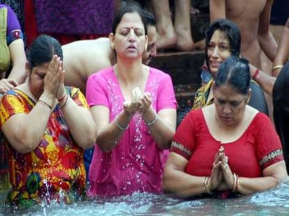 11 drown in ganga while taking holy dip