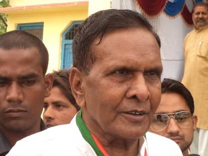 beni prasad verma targets mayawati.