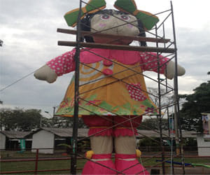 world's largest doll
