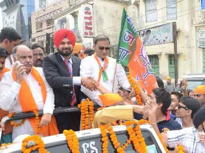 leaders didnt come in sidhu road show
