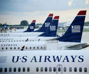 american airline tweeted nude photo of a women 500 times