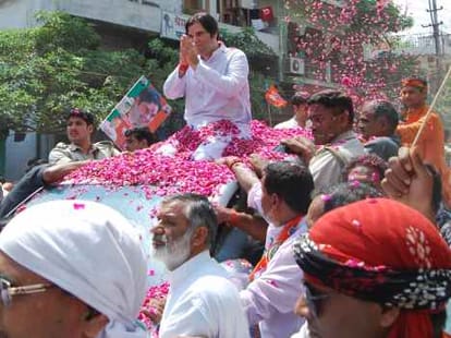 varun gandhi in sultanpur
