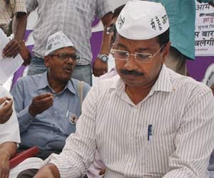 arvind kejriwal need more police force in varanasi