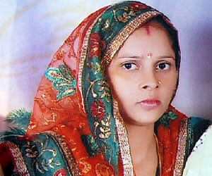 husband threw his wife in canal for girlfriend