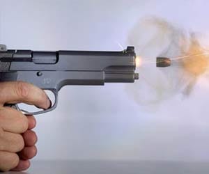Youths shot run on liquor contractor
