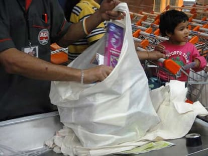 Polythene bag: no one implement supreme court orders