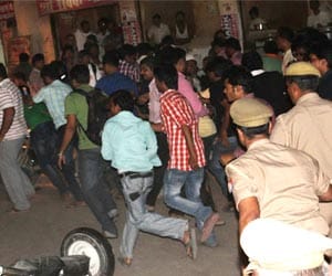 attack on kejriwal in varanasi