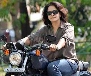 Delhi to make helmets must for women