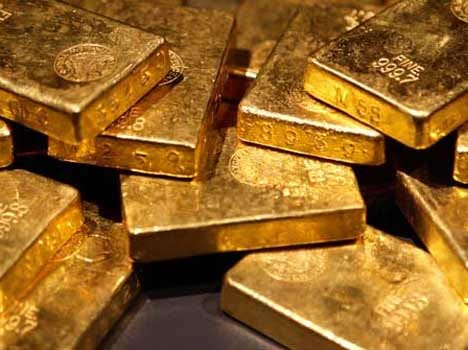 doctors removes 12 gold biscuit from man's stomach
