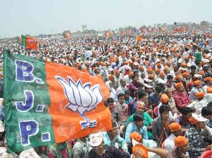When cowdung thrown kanpur bjp cadidate