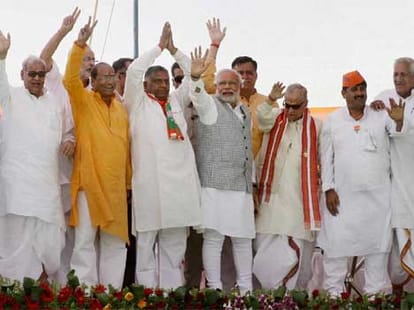 narendra modi and murli manohar joshi meeting in rally