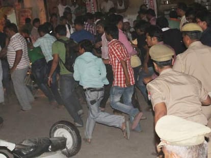 attack on kejriwal in varanasi