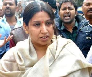 abhilasha gupta filed nomination from allahabad sead